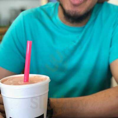 Yum Berry Kosher Cafe & Sushi Bar