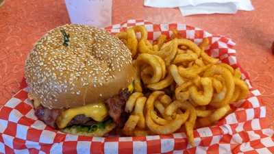 Phyllis' Giant Burgers