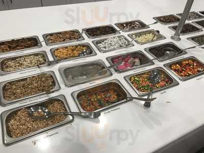 Razzleberriez Frozen Yogurt