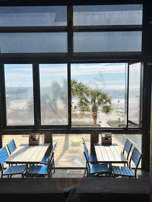 Riptydz Oceanfront Grille & Rooftop Bar