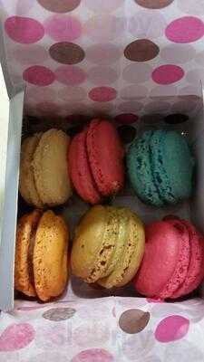 Le Macaron French Pastries