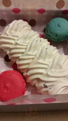 Le Macaron French Pastries