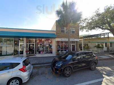 Le Macaron French Pastries