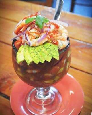 El Alboroto Mariscos Y Chavelas