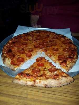 Nino's Pizzeria & Wings