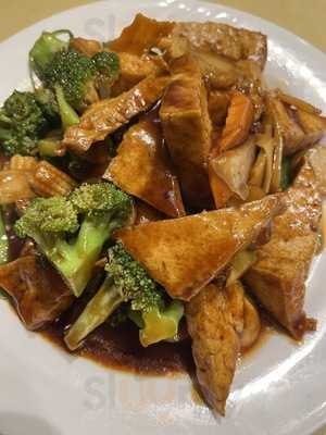 T Jin's Sushi & Asian Fusion