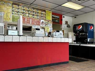 Los Favoritos Tacos Shop