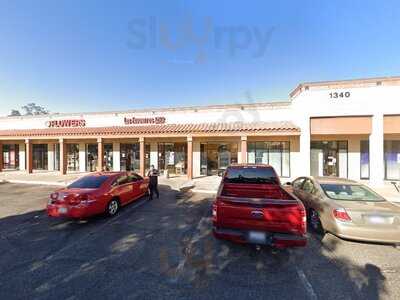 Los Favoritos Tacos Shop