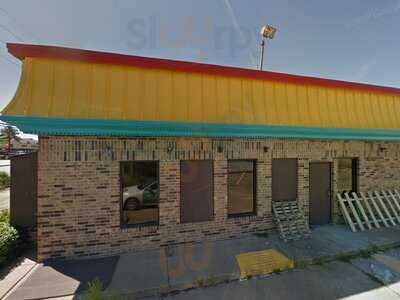 Trahan's Wings & Daiquiris