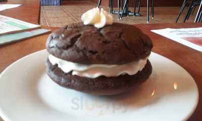 Don Perro Cafe And Bakery