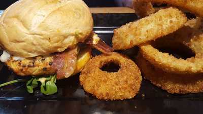 Red Robin Gourmet Burgers