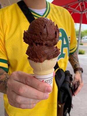 Bruster's Real Ice Cream