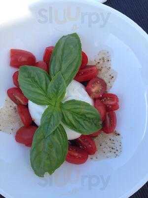 Pellegrino's Pizza Bar And Restaurant