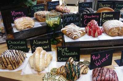 Squarz Bakery & Cafe