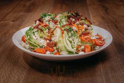 Majestic Sports & Grill