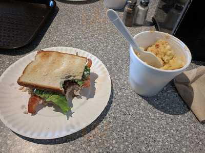 Velasko Pizzeria & Deli