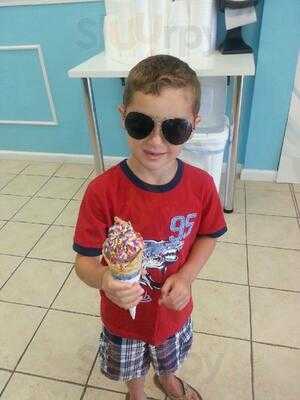 Wonderberry Frozen Yogurt & Desserts