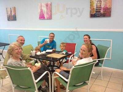 Wonderberry Frozen Yogurt & Desserts