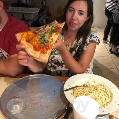 Uncle Louie's Pizza Lounge