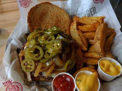 Fuddruckers