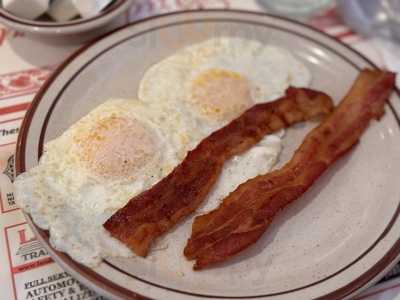 Bridgeport Family Restaurant