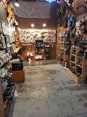 The Shoppes At 301 North Queen