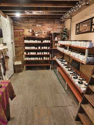 The Shoppes At 301 North Queen