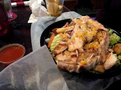 Pockets Pool And Pub