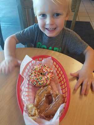 Mom & Pop's Bagel & Bakery