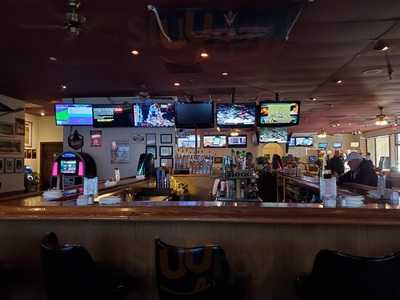 Boston's Bar & Grille