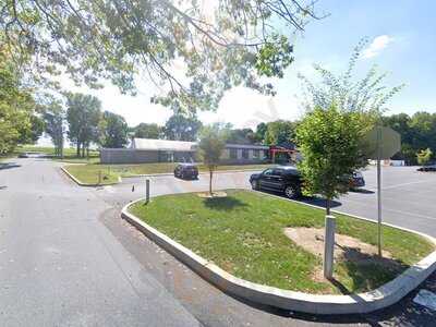 Red Pin Bar And Gril