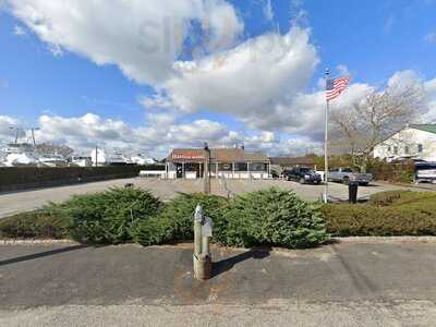 Tully's Seafood Market & Snack Shack