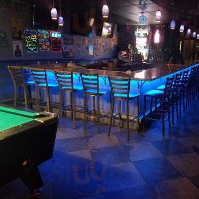 Cactus Willy's Bar & Grill