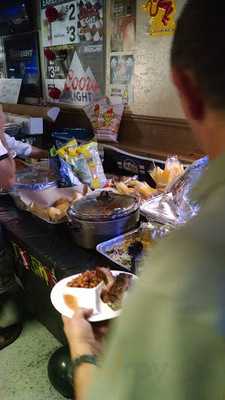 Starters Sports Bar & Grill