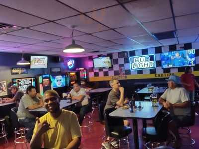 Starters Sports Bar & Grill