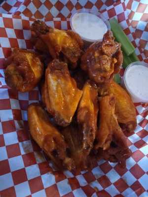 Starters Sports Bar & Grill