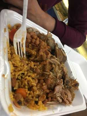 La Carreta Bakery And Deli