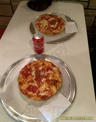 Giro's Pizzeria