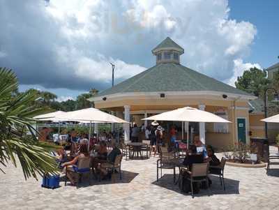 Sunny's Poolside Bar & Grill