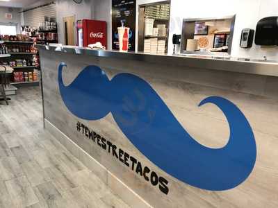 Pacos Tacos