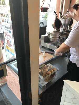 Venice Avenue Creamery