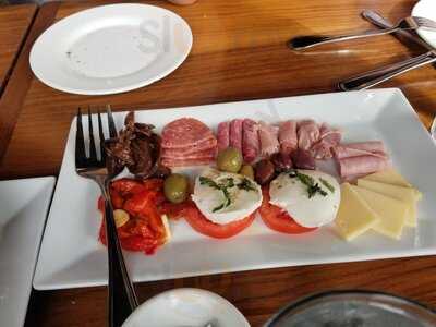 Modern Restaurant & Lounge