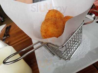 Modern Restaurant & Lounge