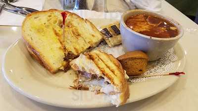 Savannah Cafe & Bakery