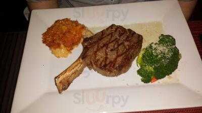 Hoof & Vine Steakhouse