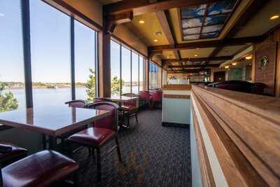 Crow's Nest Bar & Grill