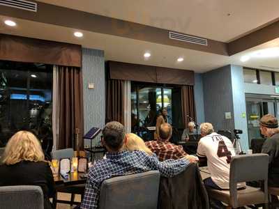 Aqua Restaurant & Lounge