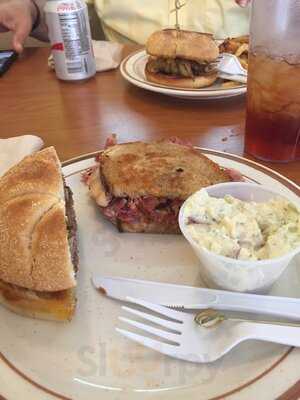 Butcher's Market And Deli