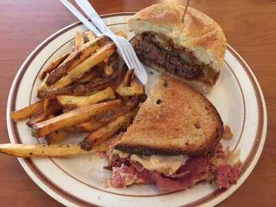 Butcher's Market And Deli