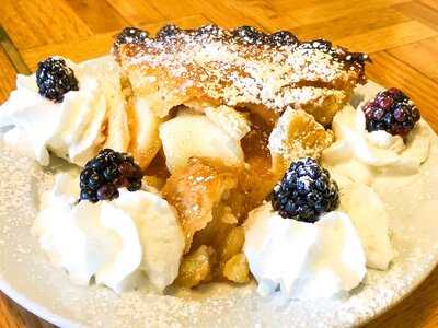 Le Croissant Restaurant